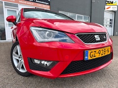SEAT Ibiza SC - 1.0 EcoTSI FR met deukje in de motorkap en parkeersensoren en navigatie en bluetooth telef