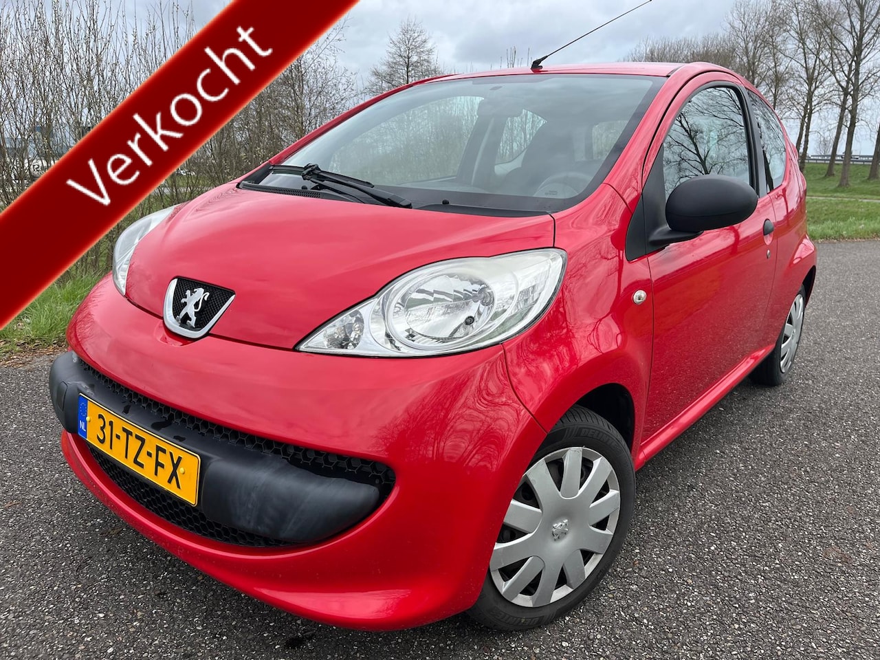 PEUGEOT 107
