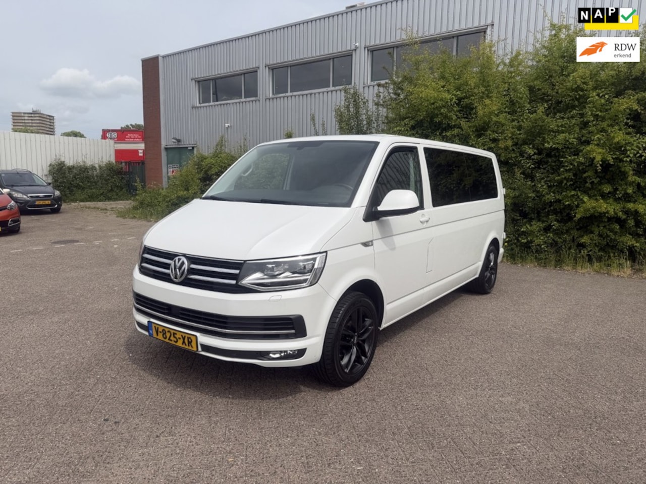 Volkswagen Transporter - 2.0 TDI L2H1 DC Highline * Leder * 100% onderhouden * - AutoWereld.nl