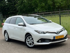 Toyota Auris Touring Sports - 1.8 Hybrid /Navi/Pano/Automaat/