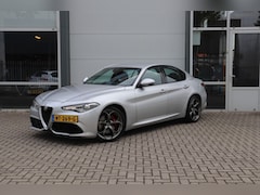 Alfa Romeo Giulia - 2.0 T Q4 AWD 280PK VELOCE/ORIG.NL/GEDOCUMENTEERD/KEYLESS/MEMORY/19