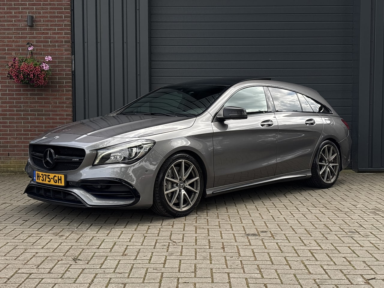 Mercedes-Benz CLA-klasse Shooting Brake - AMG 45 4MATIC - Schuif/Kanteldak - Apple Carplay - Stoelverwarming - AutoWereld.nl