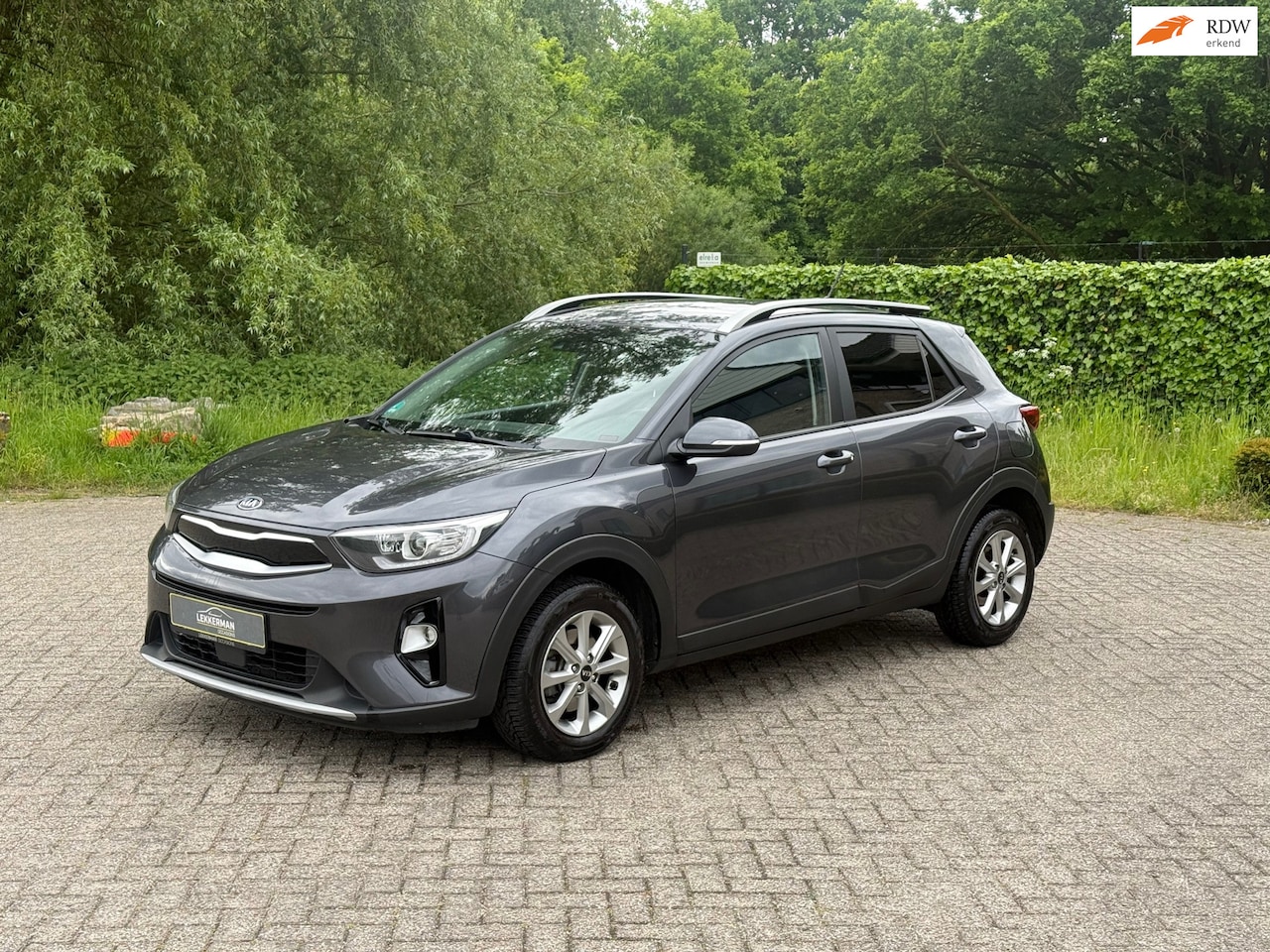 Kia Stonic - 1.2 MPi Design Edition NAVI I CAMERA I STOELVERW I GOED ONDH - AutoWereld.nl
