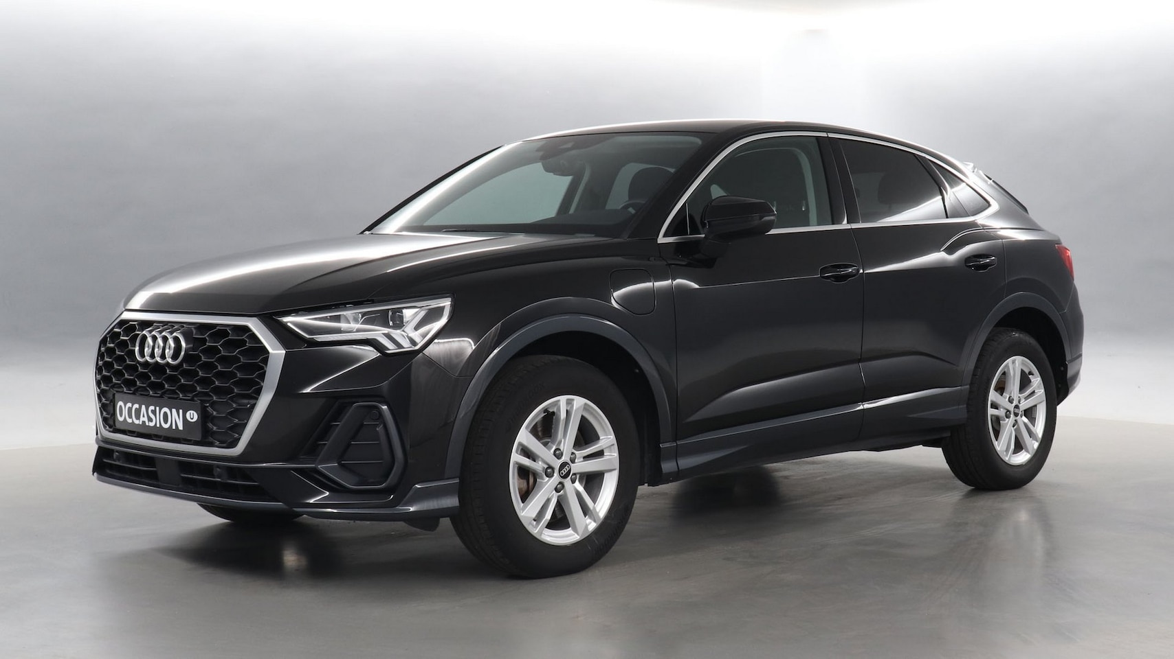Audi Q3 Sportback - 45 TFSI e 245pk PHEV Business Edition / Adaptive Cruise / Camera / Stoelverwarming - AutoWereld.nl