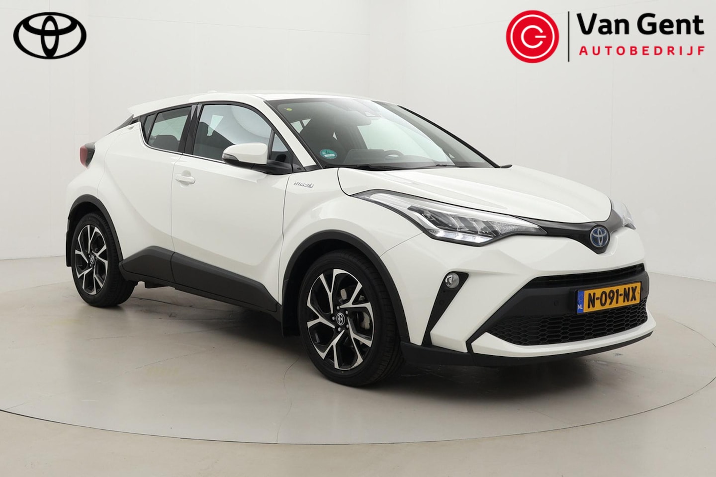 Toyota C-HR - 1.8 Hybrid Dynamic | Trekhaak | Navigatie | Apple Carplay / Android Auto | Keyless | Adapt - AutoWereld.nl