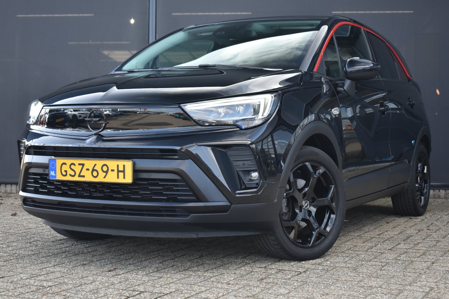 Opel Crossland - 1.2 Turbo GS-Line 110pk | Navigatie by App | Achteruitrijcamera | AGR-Comfortstoel | Clima - AutoWereld.nl