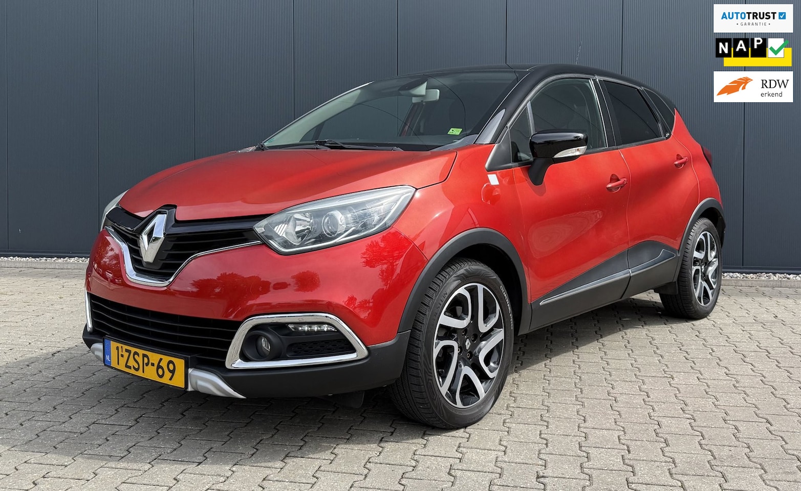 Renault Captur - 1.2 TCe Helly Hansen Airco Cruise Automaat Camera Trekhaak - AutoWereld.nl