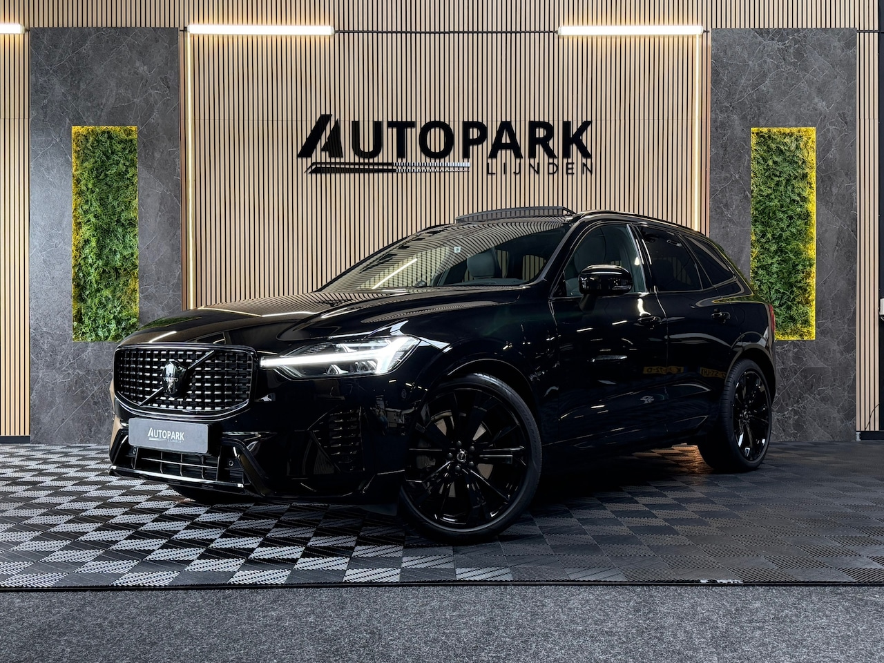 Volvo XC60 - 2.0 T8 Plug-in-hybrid AWD BLACK EDITION PANO|BOWERS&WILKINS|HuD|360CAM|KEYLESS|MEMORY|LUCH - AutoWereld.nl