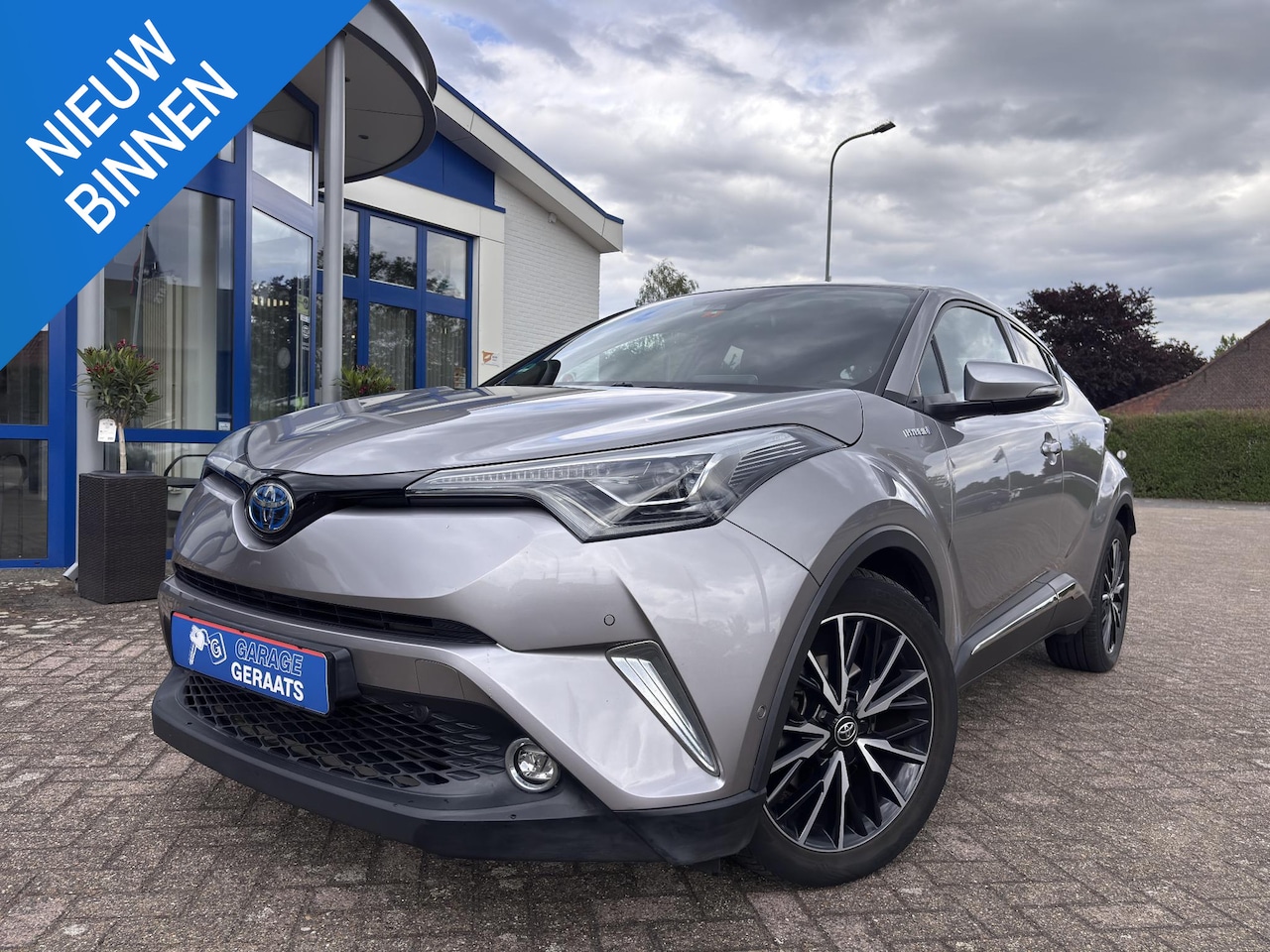 Toyota C-HR - 1.8 Hybrid Executive Adaptieve Cruise Control, Navigatie, Achteruitrij Camera, Dodehoek he - AutoWereld.nl