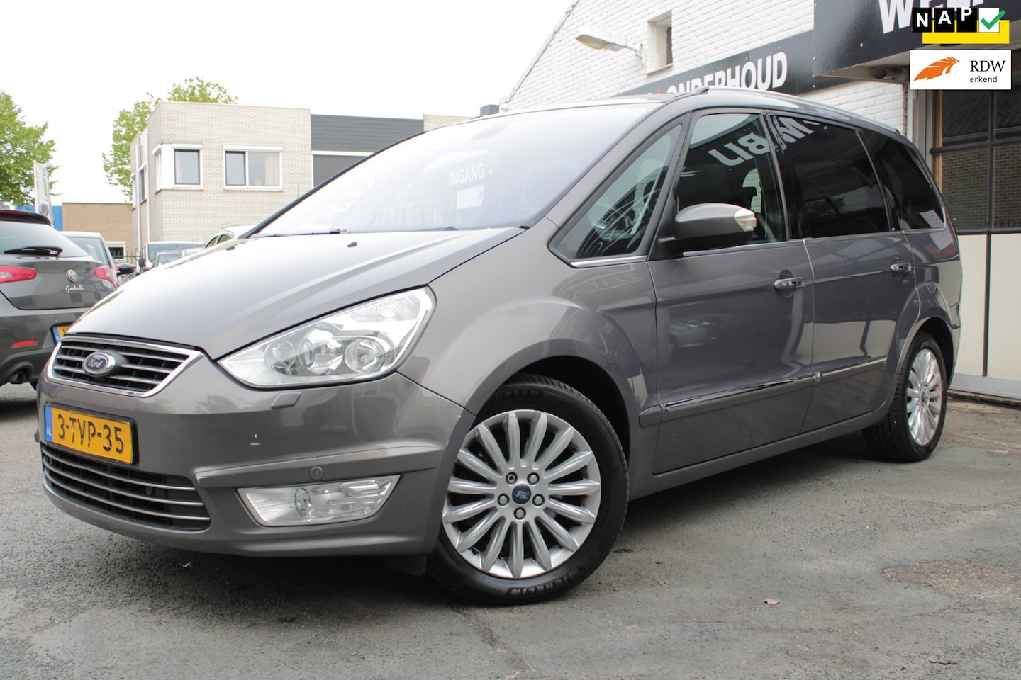 Ford Galaxy - 1.6 SCTi Trend 7PERS |Pano| Airco|Cruise control|Navi|Stoelverwarming| Keyless | Elec rame - AutoWereld.nl