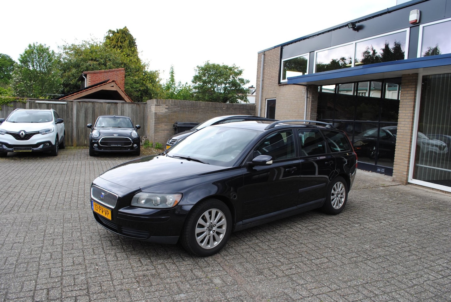 VOLVO V50