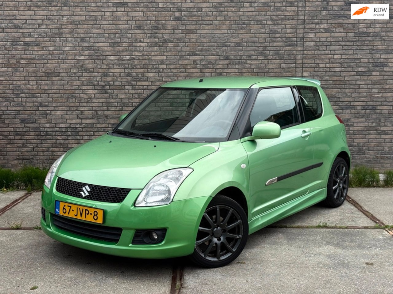 Suzuki Swift - 1.3 Exclusive Carplay Airco Keyless go - AutoWereld.nl