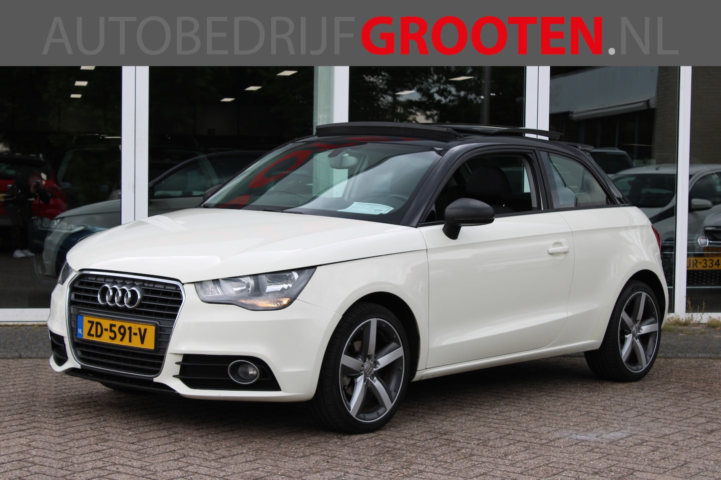 Audi A1 - 1.2 TFSI Attraction Panorama - AutoWereld.nl