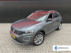 Volkswagen T-Roc - 1.5 TSI Sport | Achterbank in delen neerklapbaar | Achteruitrijcamera | Afwijkende dakkleu