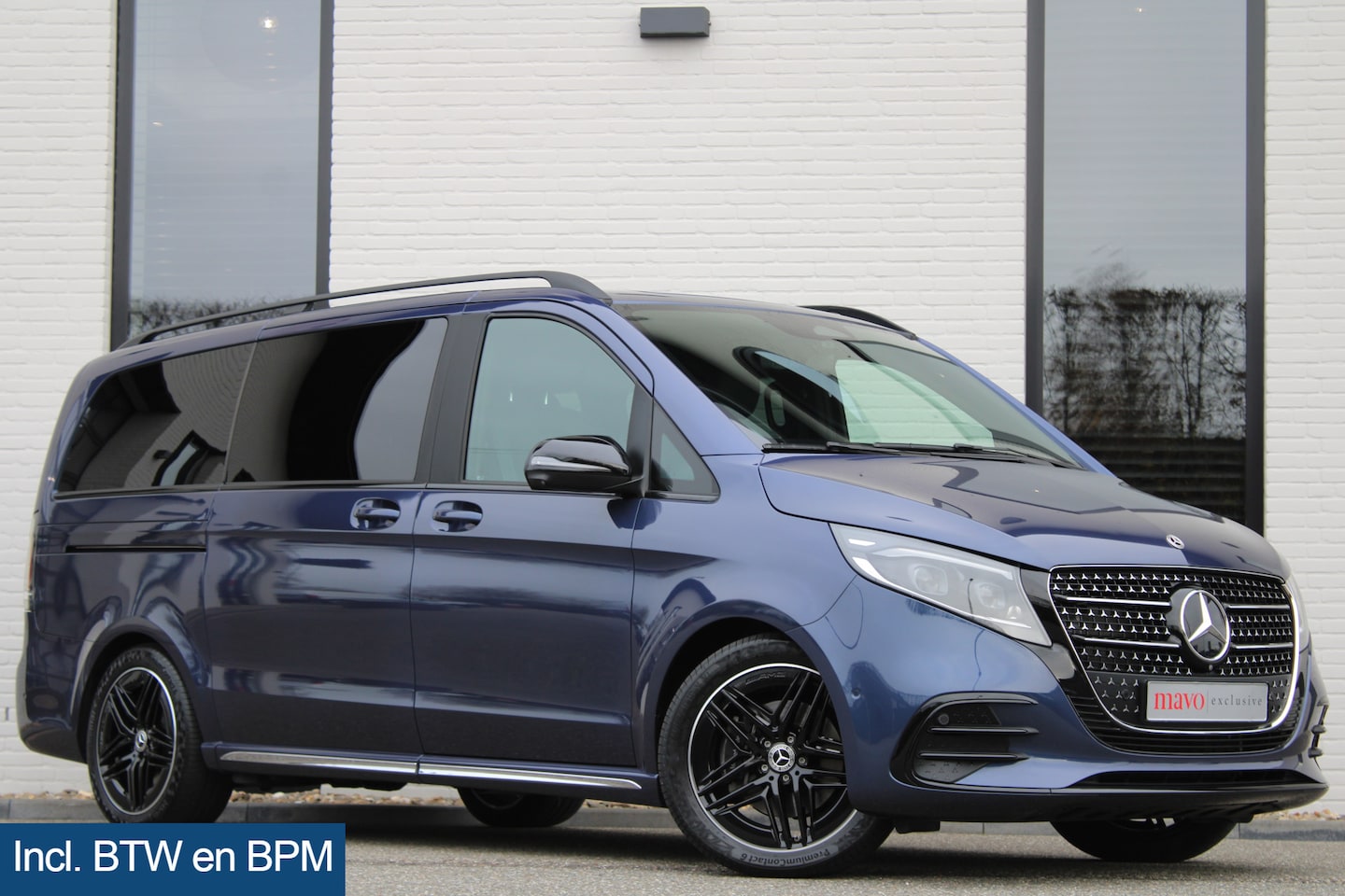 Mercedes-Benz V-klasse - 300 Benzine!! / Lang / AMG / 7-persoons / Burmester / Elec Stoel / Vol Opties / NIEUWSTAAT - AutoWereld.nl