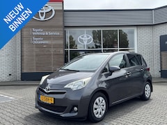 Toyota Verso S - 1.3 VVT-i ASPIRATION AUTOMAAT TREKHAAK PANO-DAK CAMERA CLIMA PRIVACY-GLASS TOMTOM NL-AUTO