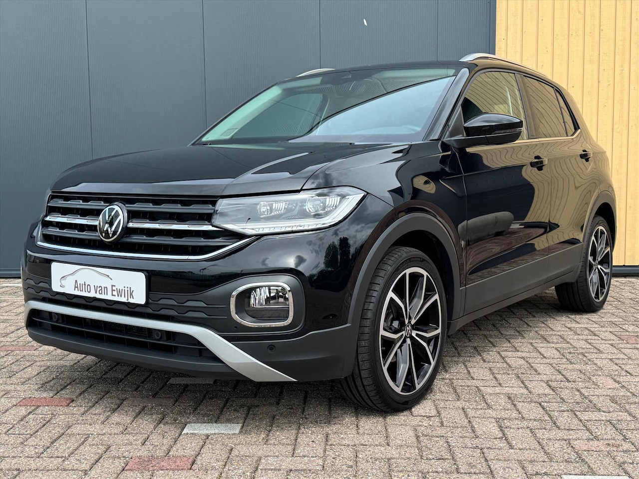 Volkswagen T-Cross - 1.0 TSI 110pk 7-DSG Life | ACC | Stoelverwarming | Camera | Carplay | BLIS | Navi | - AutoWereld.nl