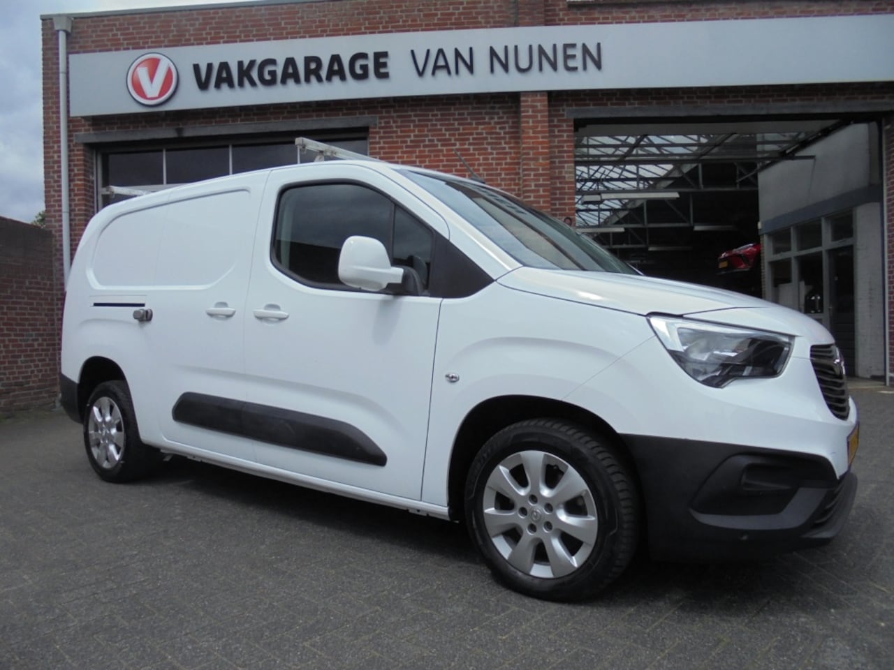 Opel Combo - 1.5D L2-H1 Edition||Airco||Navi||LMV||PDC||Electro Pack|| - AutoWereld.nl
