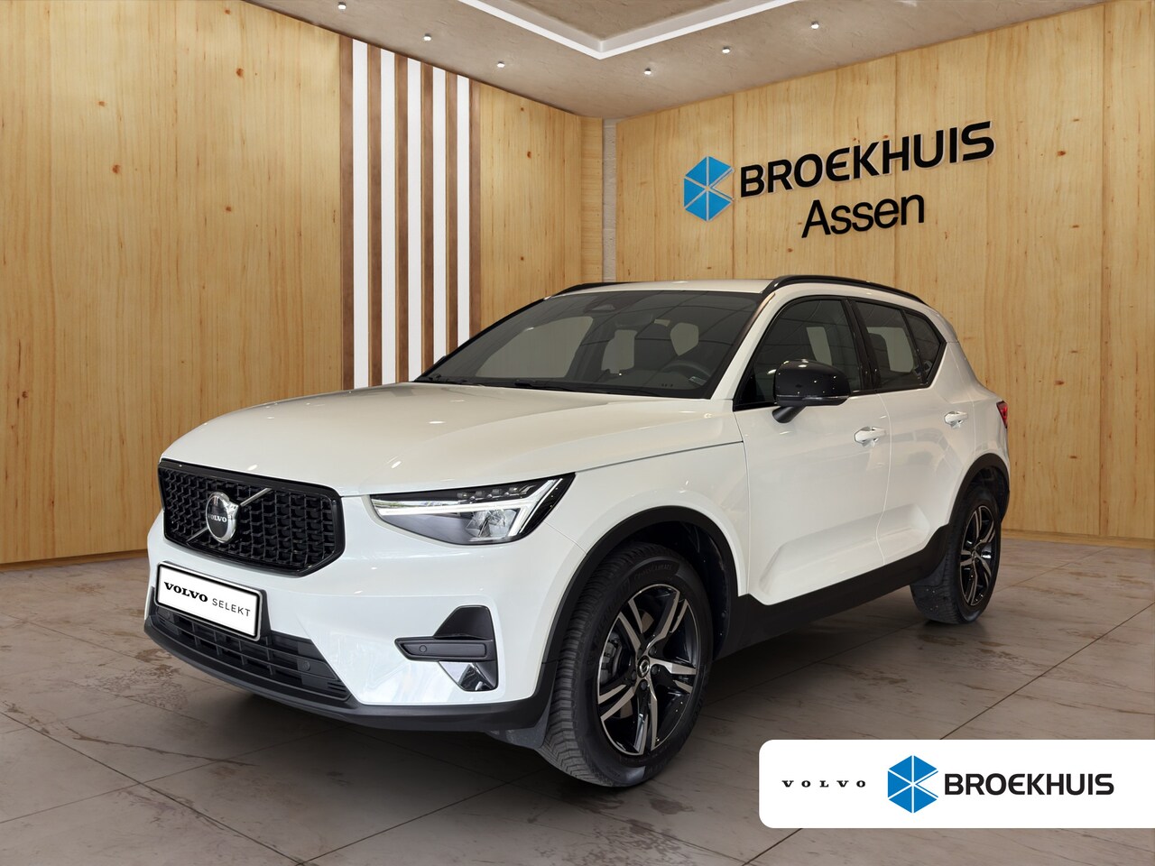 Volvo XC40 - 2.0 B4 Plus Dark | BLIS | Carplay | Keyless start / entry | Cruise Control | Harmen Kardon - AutoWereld.nl