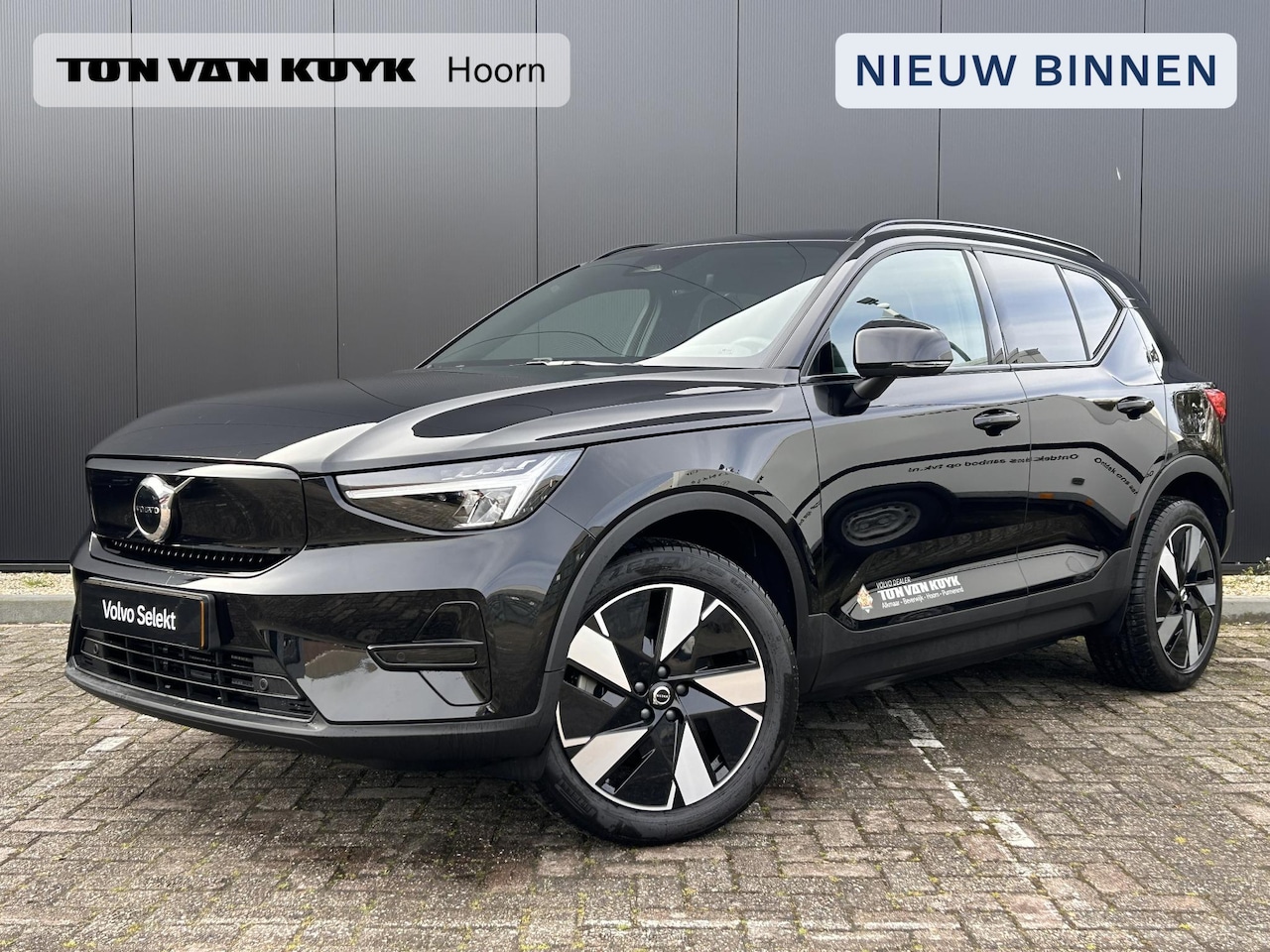 Volvo EX40 - Single Motor Extended Range Plus 82 kWh Europa/ extra getint glas/ elektrische stoelen/ Nu - AutoWereld.nl