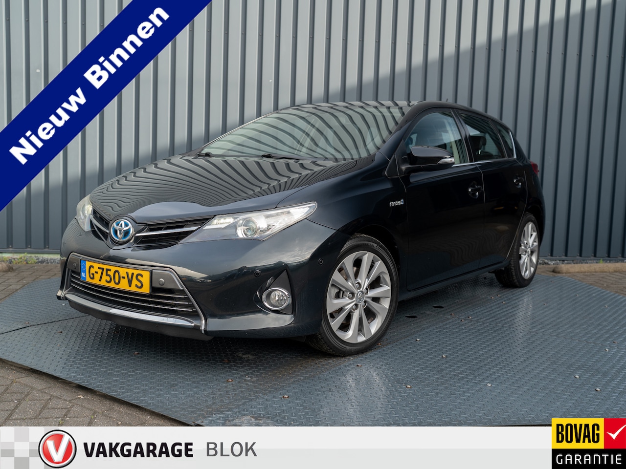 Toyota Auris - 1.8 Hybrid Executive | Keyless | 17'' | Stoelverwarming | Camera | PDC V&A | Prijs Rijklaa - AutoWereld.nl