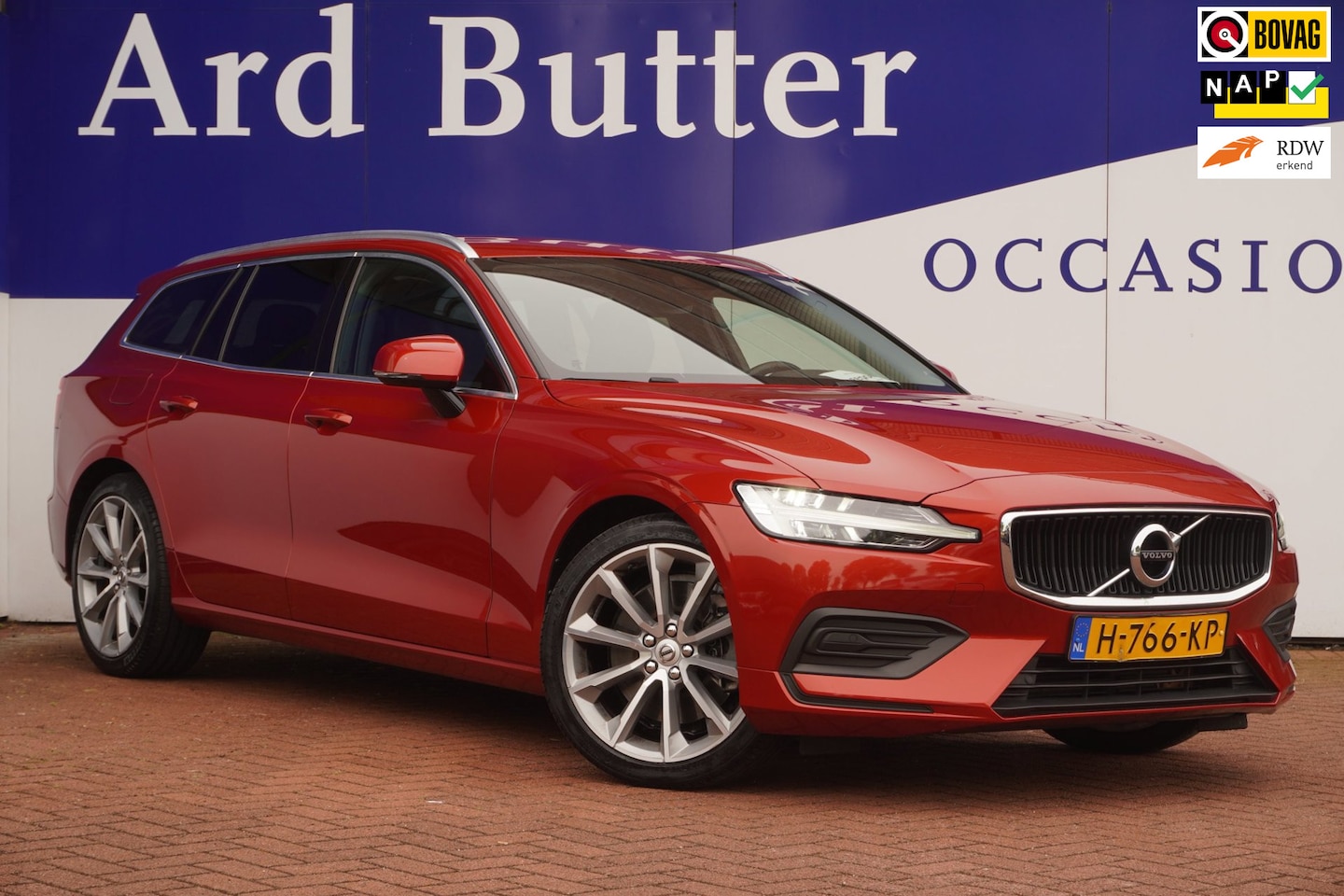Volvo V60 - 2.0 T5 Momentum Pro 250PK+Half-Leder+19"Lmv+Adaptief-cruise+navi+elek-trekhaak = SUPER !! - AutoWereld.nl
