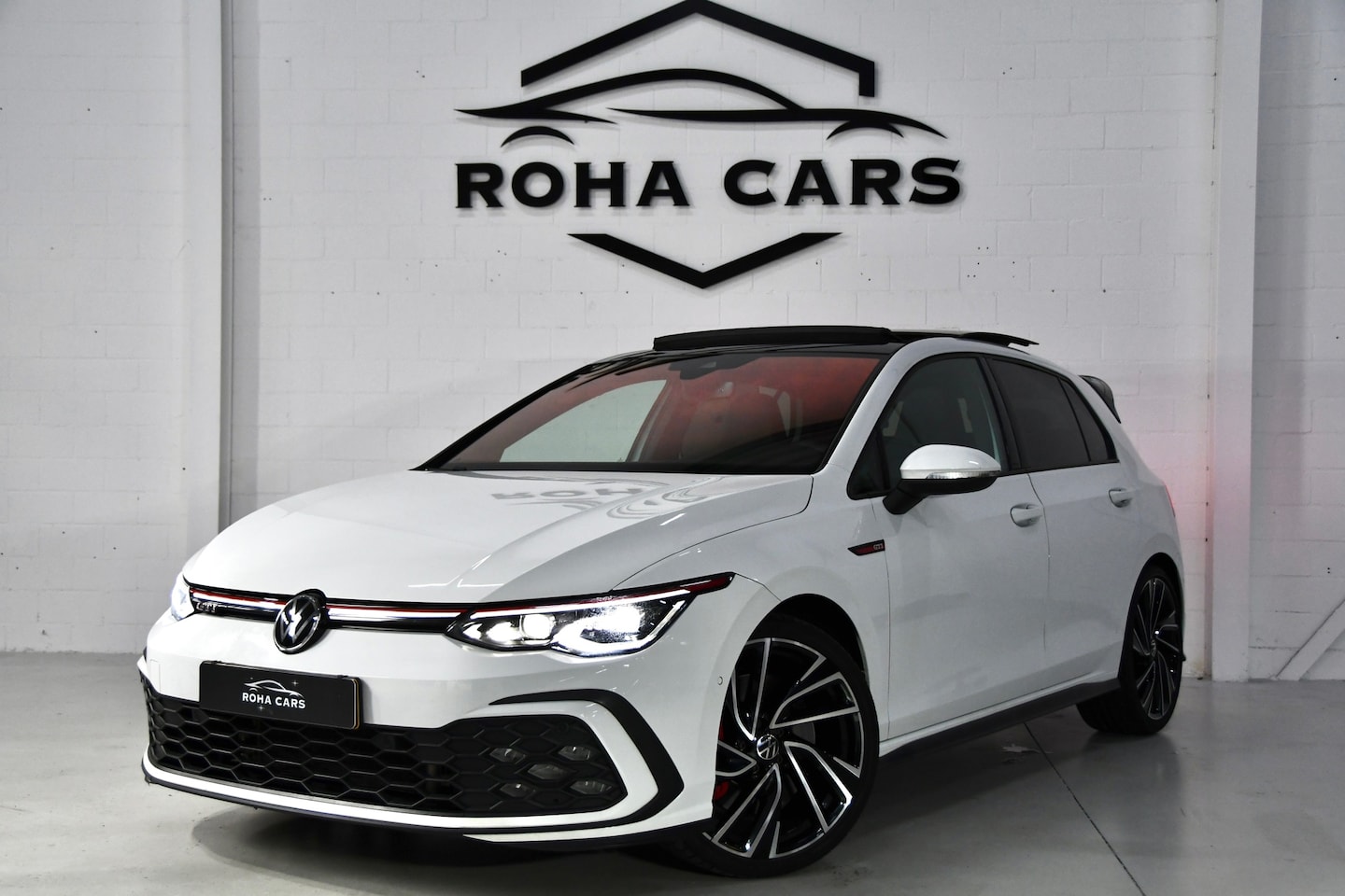 Volkswagen Golf - 2.0 TSI GTI*Pano*H&K*Blindspot*Keyless - AutoWereld.nl