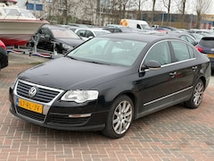 Volkswagen Passat - 1.9 TDI Sportline AIRCO ZWART