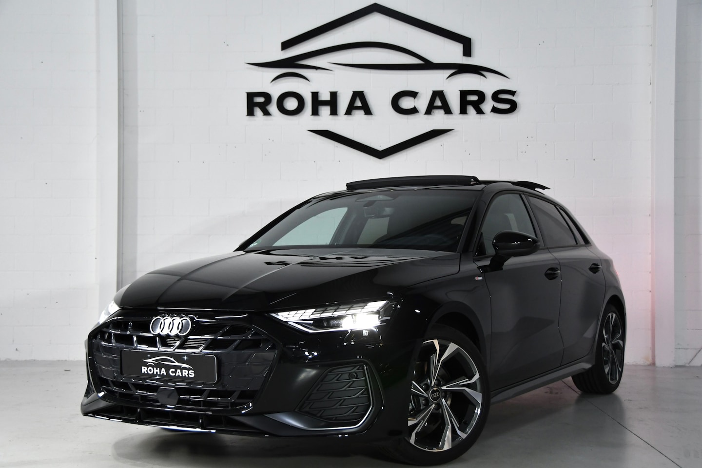 Audi A3 Sportback - 35 TFSI S-edition 3x S-Line, Pano, Cam, AppleCP - AutoWereld.nl