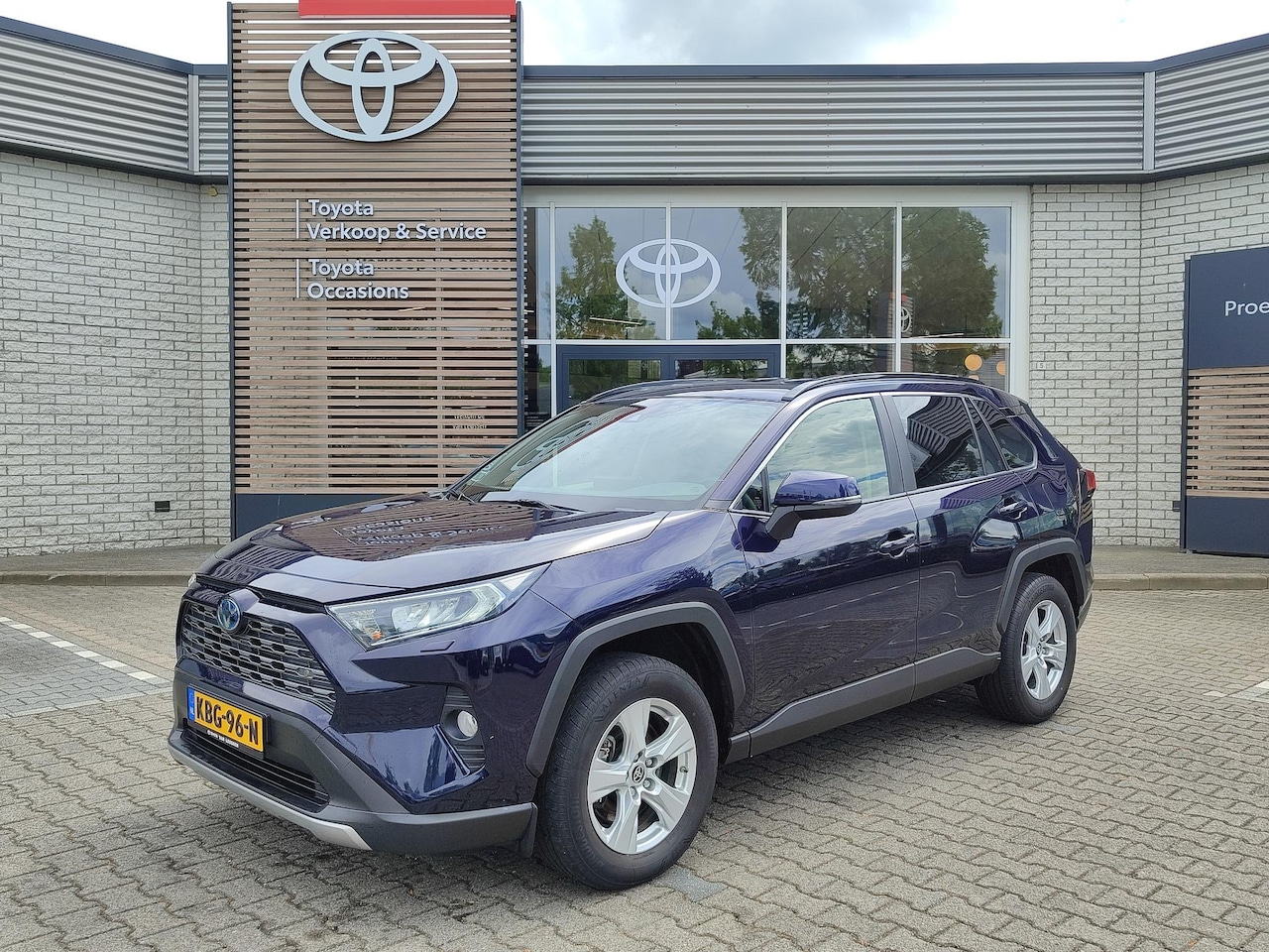 Toyota RAV4 - 2.5 HYBRID STYLE LEER STOEL/STUURVERW PARK-SENSOREN EL-STOEL EL-ACHTERKLEP APPLE/ANDROID C - AutoWereld.nl