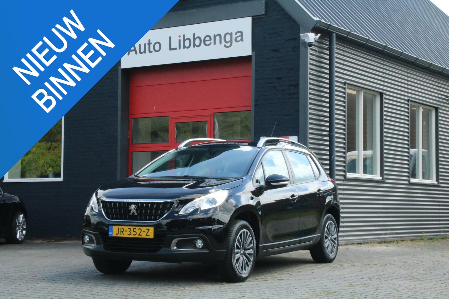 Peugeot 2008 - 1.2 PureTech Active AIRCO / CRUISE / TREKHAAK / CENTR.VERGR. / METALLIC LAK / NIEUWE DISTR - AutoWereld.nl