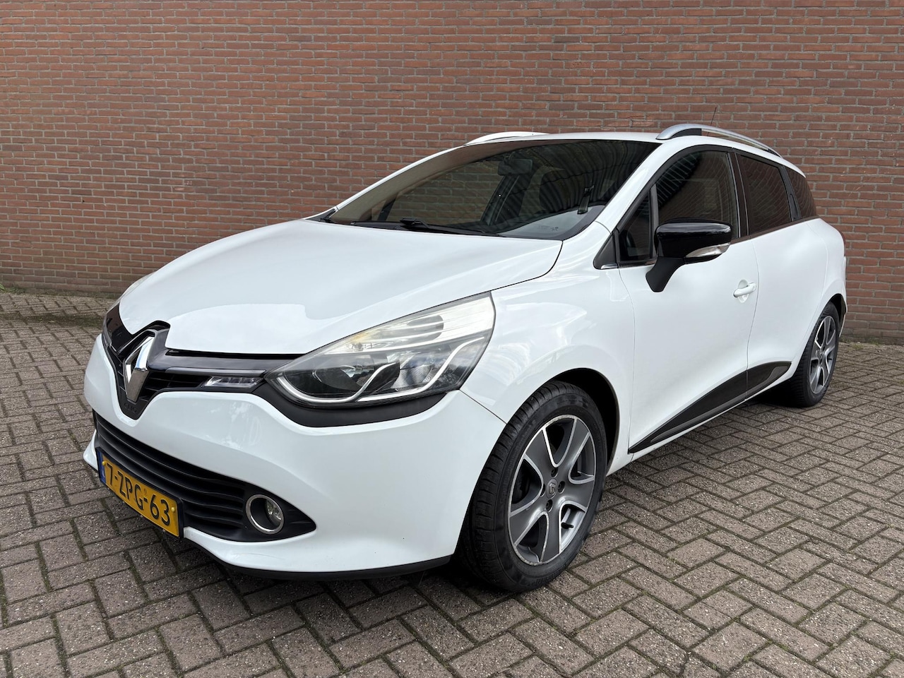 Renault Clio Estate - 0.9 TCe Night&Day APK Juni 2027 - AutoWereld.nl