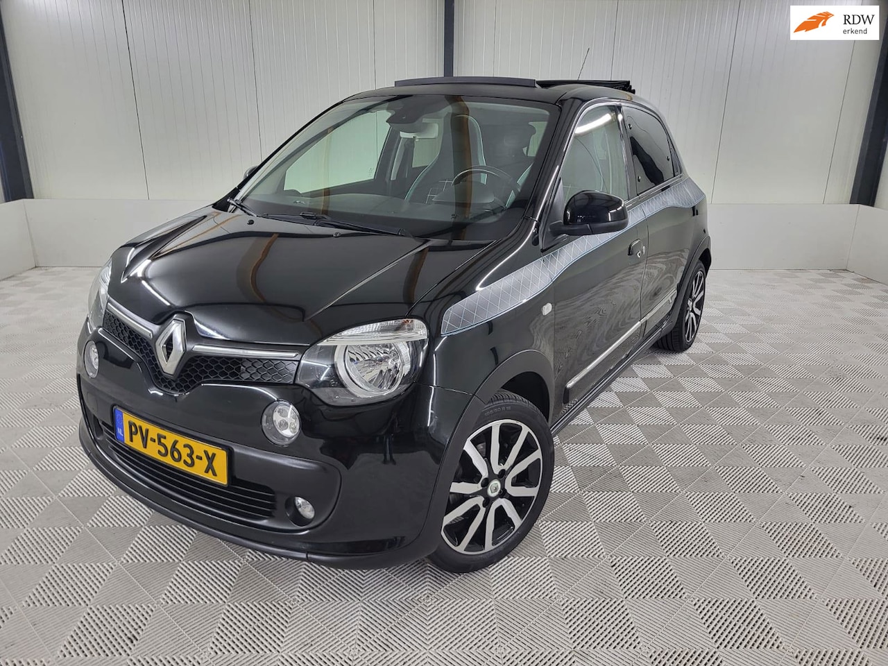 Renault Twingo - 1.0 SCe Intens 1.0 SCe Intens, Cabrio vouwdak, La Panisienne uitvoering, Camera - AutoWereld.nl