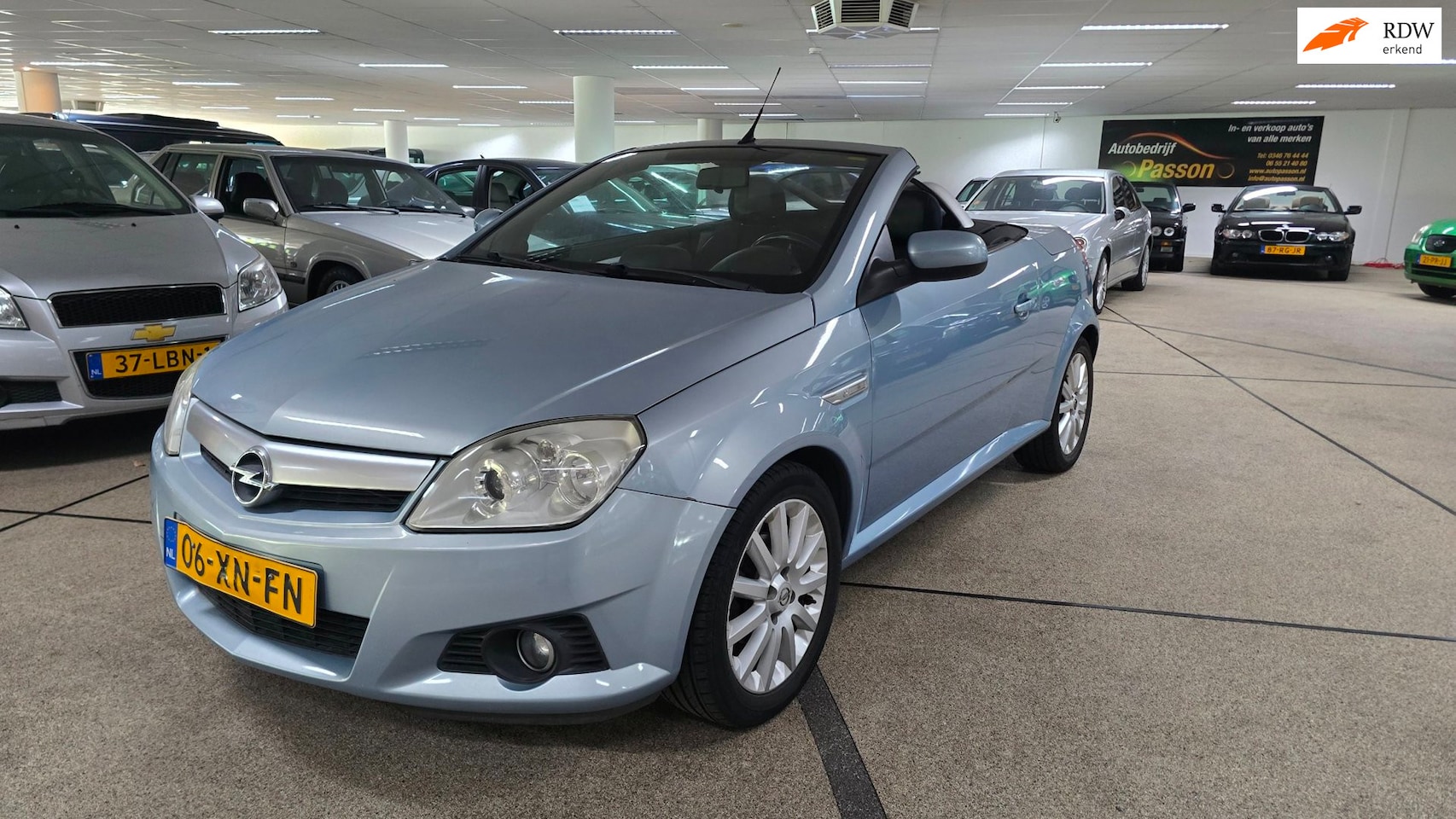 Opel Tigra TwinTop - 1.4-16V Sport 103.000dkm! Nap! - AutoWereld.nl