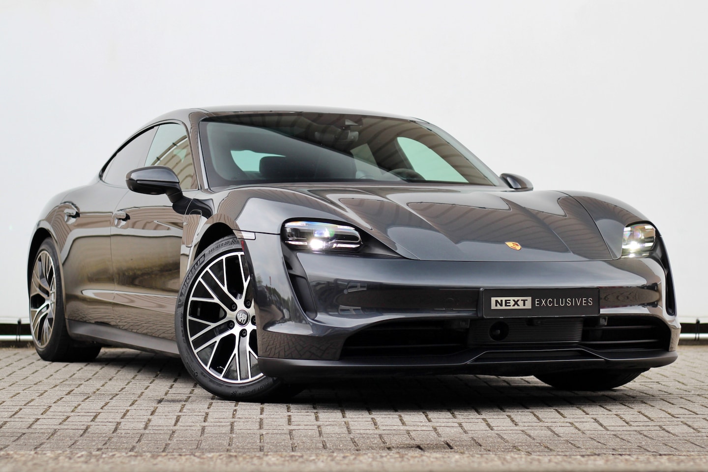 Porsche Taycan - 4S Performance 84 kWh | Orig. NL | Pano | Sport Chrono | 360 | ACC | Warmtepomp - AutoWereld.nl