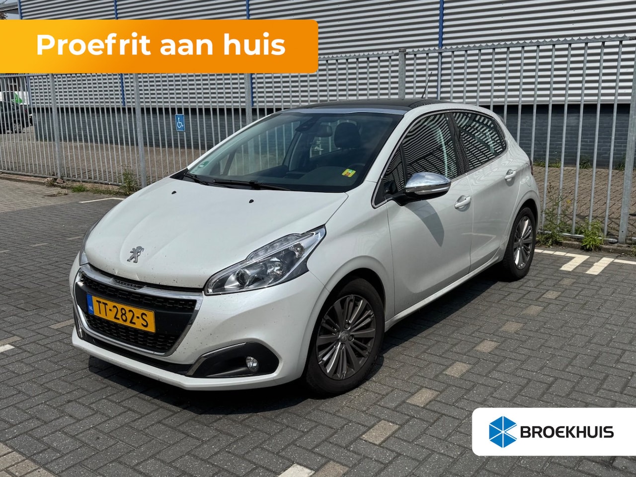 Peugeot 208 - 1.2 PureTech Allure Panorama Dak | Climate Control | Cruise | Carplay | 16" Lichtmetaal | - AutoWereld.nl