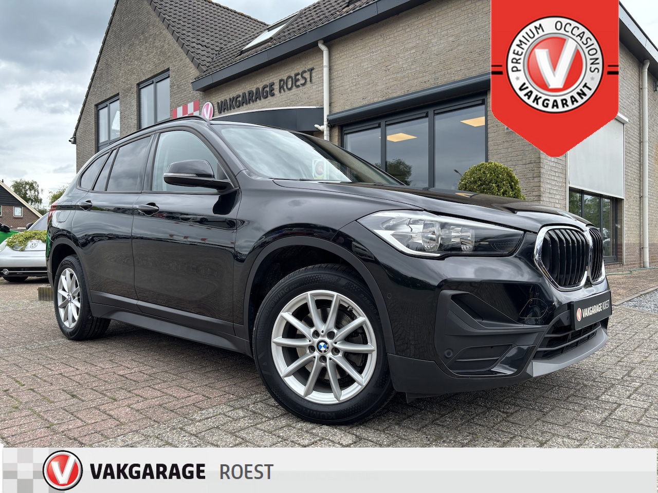 BMW X1 - sDrive18i High Executive Leder / Panoramadak / Navigatisysteem - AutoWereld.nl