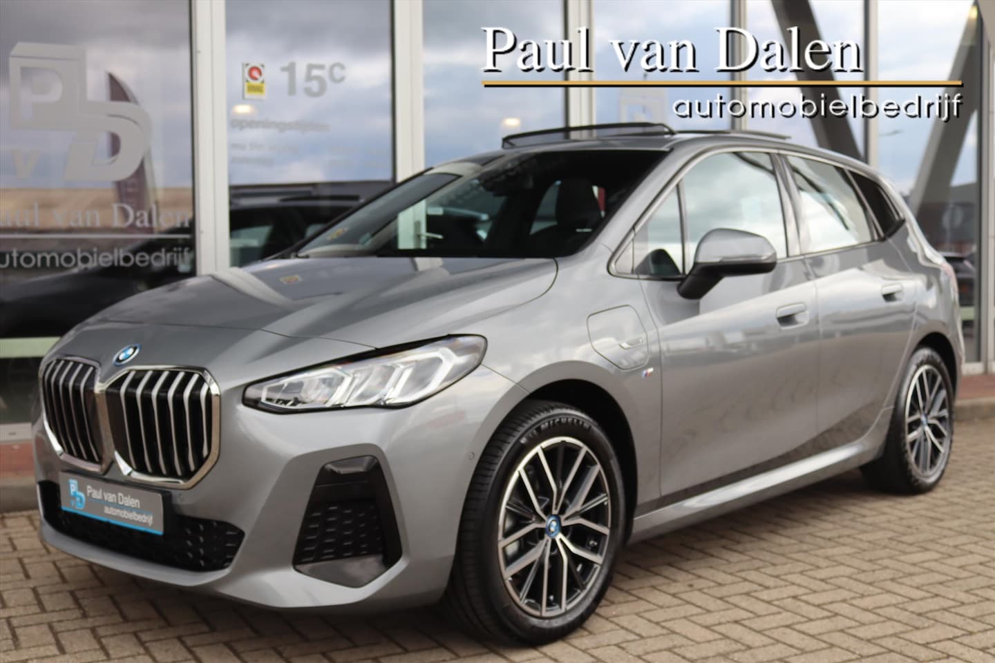 BMW 2-serie Active Tourer - (u06) 225e XDRIVE 245PK M-SPORT SHADOW LINE Panodak | Navi | Camera | Widescreen | Live Co - AutoWereld.nl