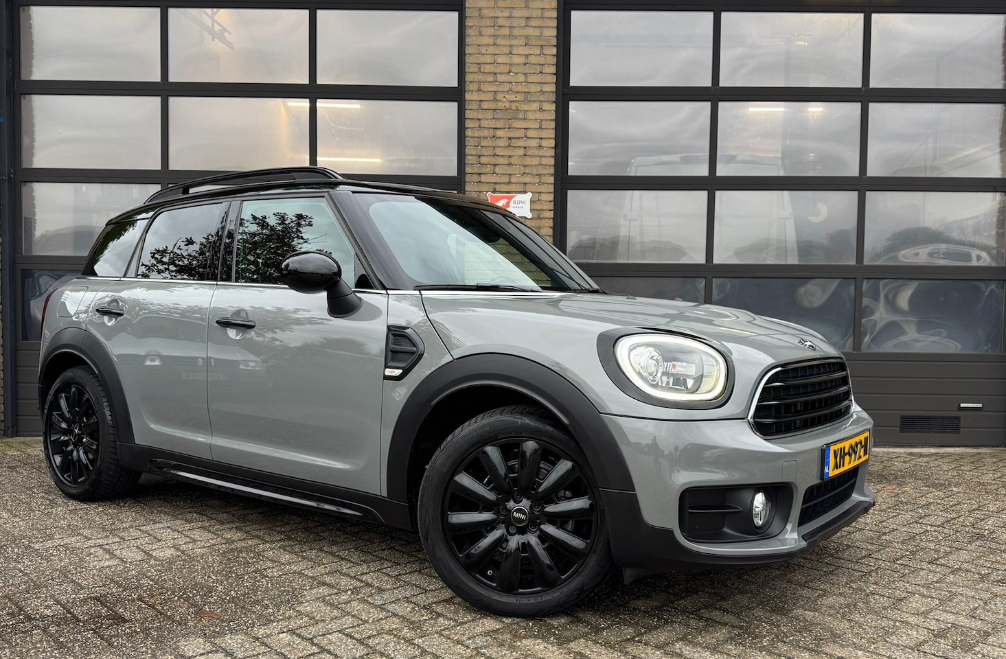 MINI Countryman - 1.5 Cooper Dutch Made Edition - AutoWereld.nl
