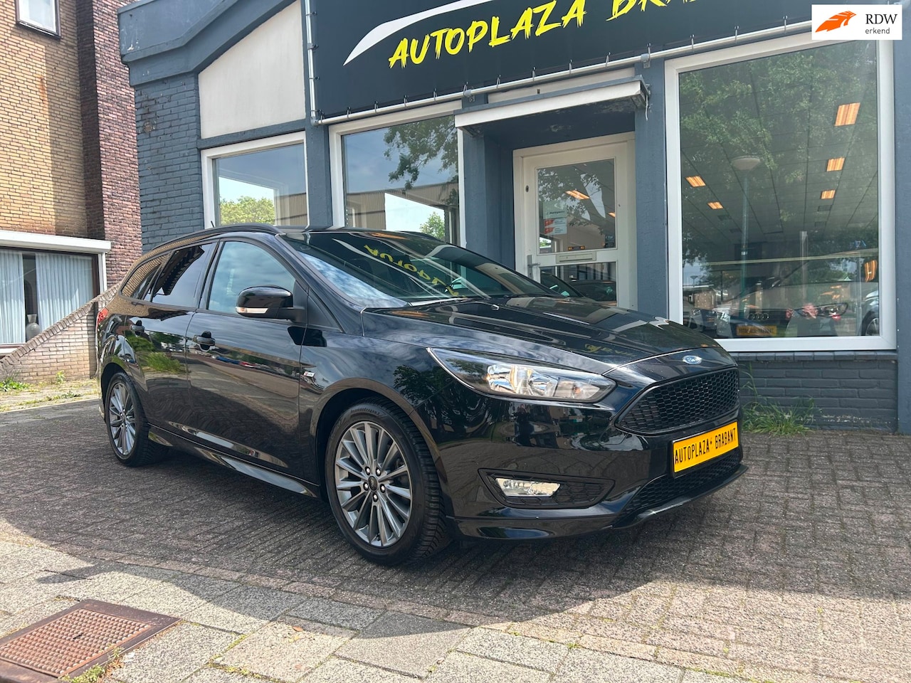 Ford Focus Wagon - 1.0 ST-Line / NAVI / PDC / CLIMAT / USB - AutoWereld.nl