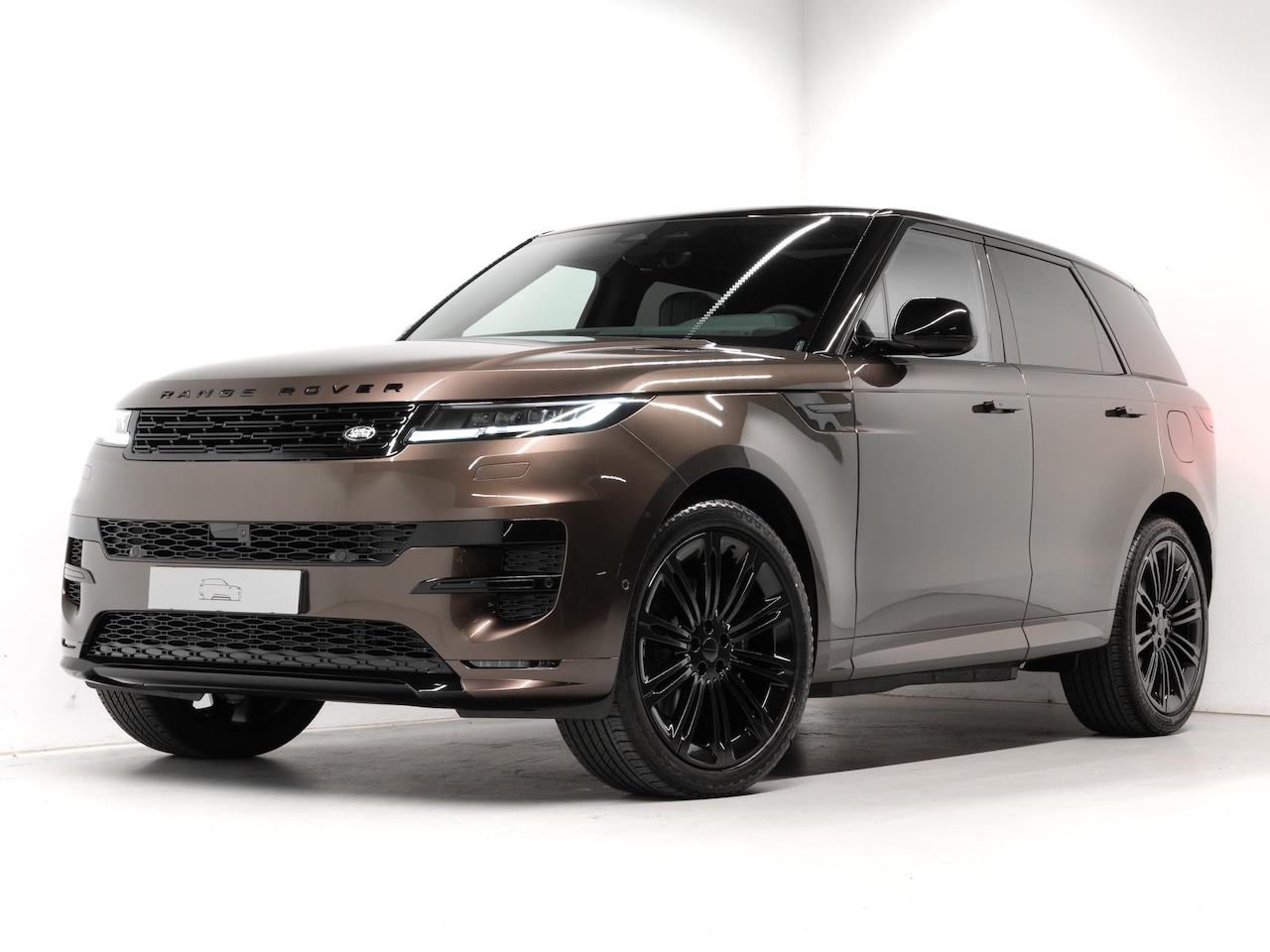 Land Rover Range Rover Sport - 3.0 P460e Momentum Edition PHEV Tourmaline Brown Gloss Finish - AutoWereld.nl