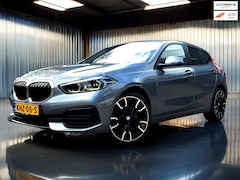 BMW 1-serie - 118i Business Line Carplay wireless_PDC_19''LMV