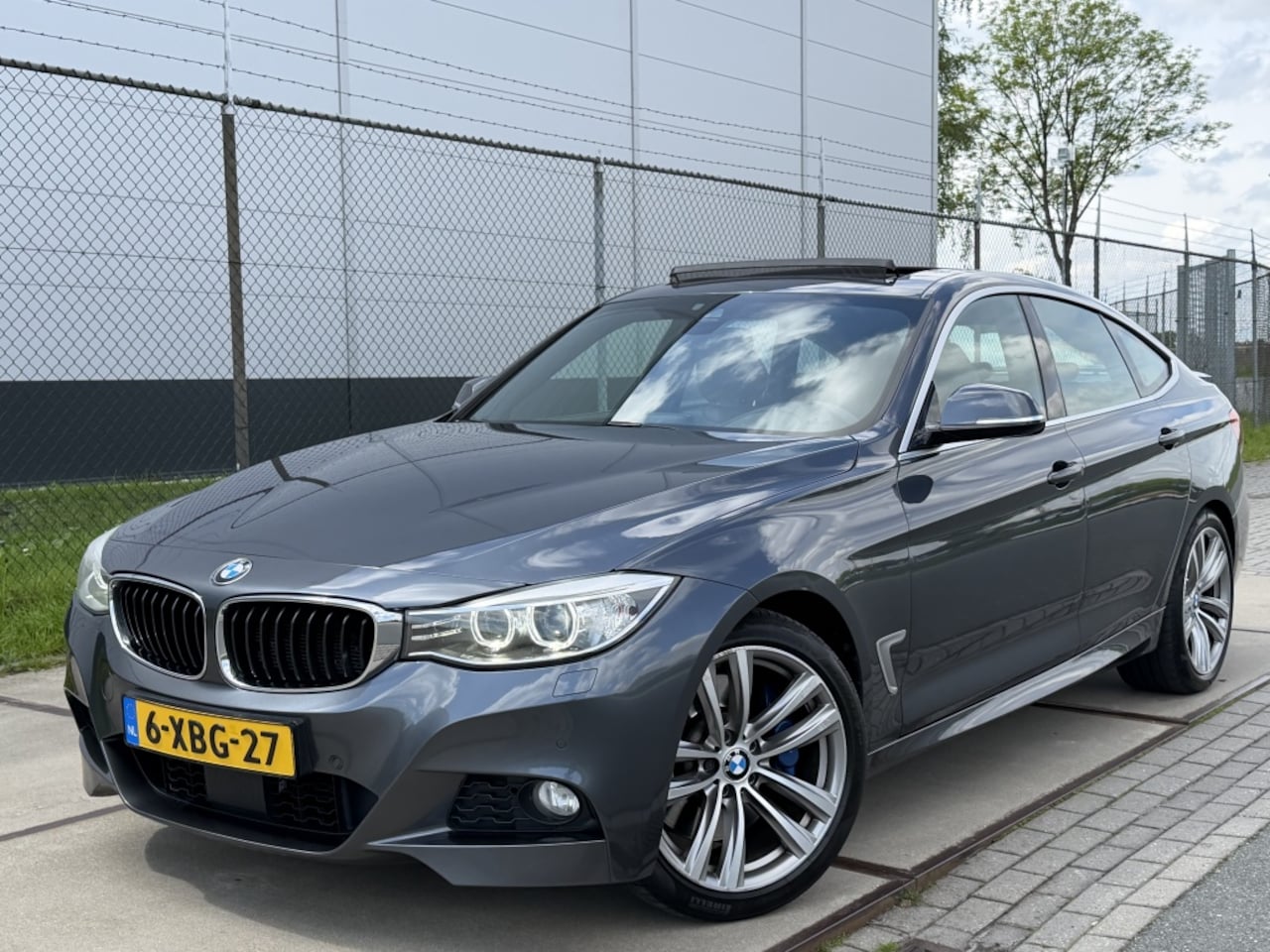 BMW 3-serie - 335i 306PK High Executive M-Sport / Harman Kardon / Pano / *NAP* - AutoWereld.nl
