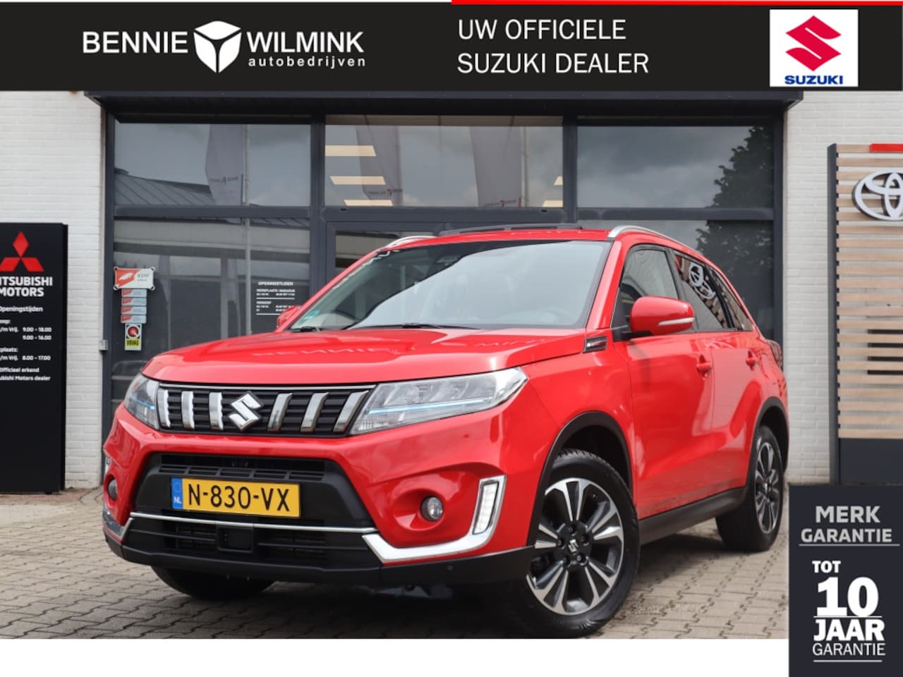 Suzuki Vitara - 1.4 BoosterJet Style Hybrid | Panoramadak | Carplay | All Season - AutoWereld.nl