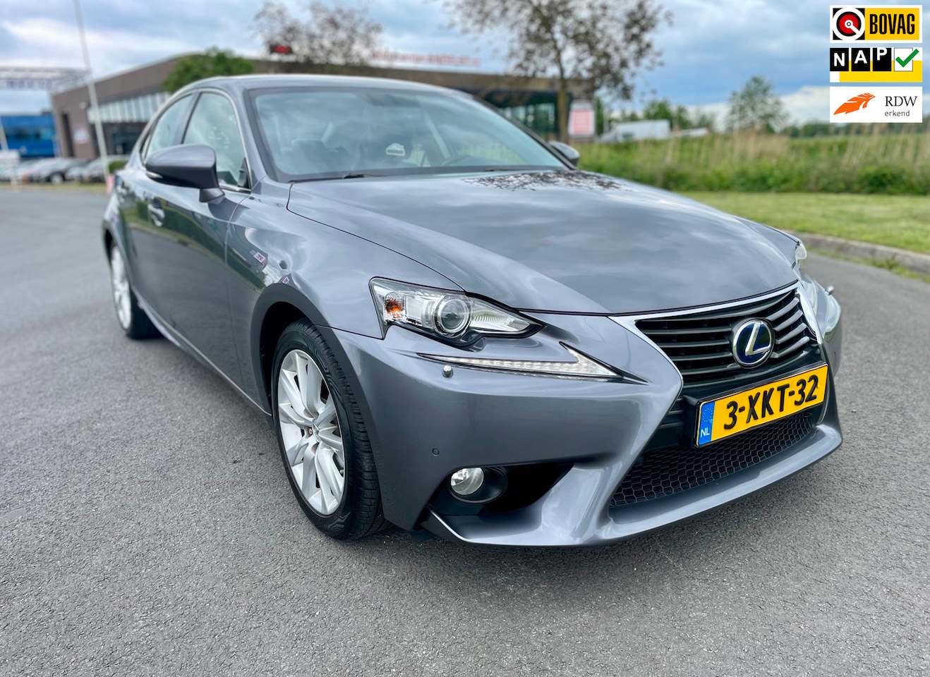 Lexus IS - 300h Business Line Pro 300h Business Line Pro, Aut, Navi, Stlvrw, Leder, Pdc, Cam, Xenon, Cruise/Climate control, - AutoWereld.nl