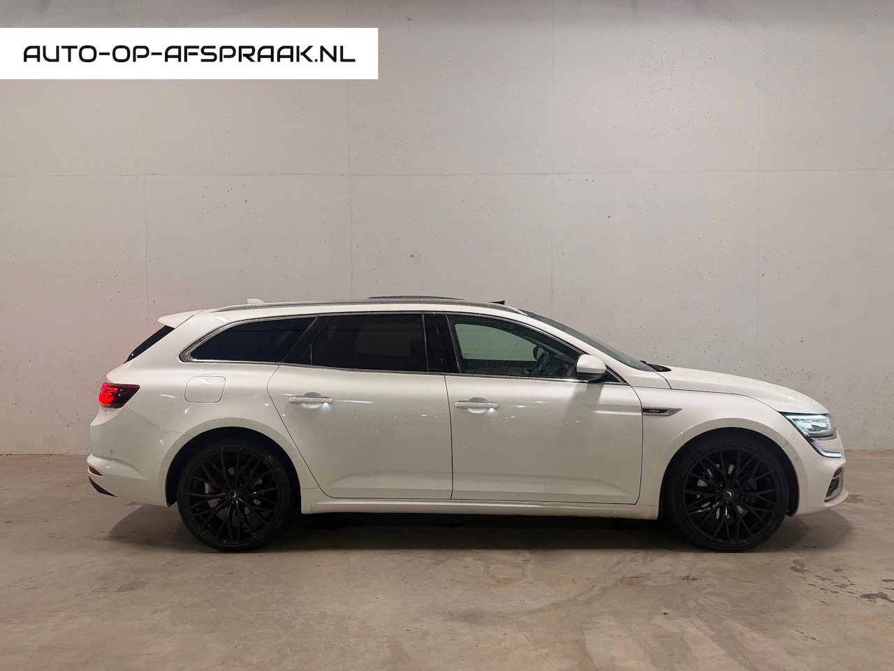 Renault Talisman Estate - 2.0 dCi Initiale Aut. Pano Navi Bose Camera - AutoWereld.nl