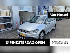 Volkswagen Touran - 1.0 TSI Comfortline 7p 115PK Navigatie