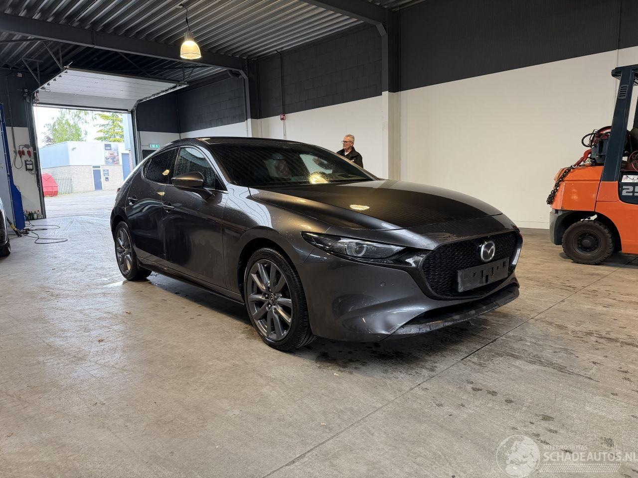 Mazda 3 - 2.0 E-SkyActiv-G 122 2.0 e-SkyActiv G 122