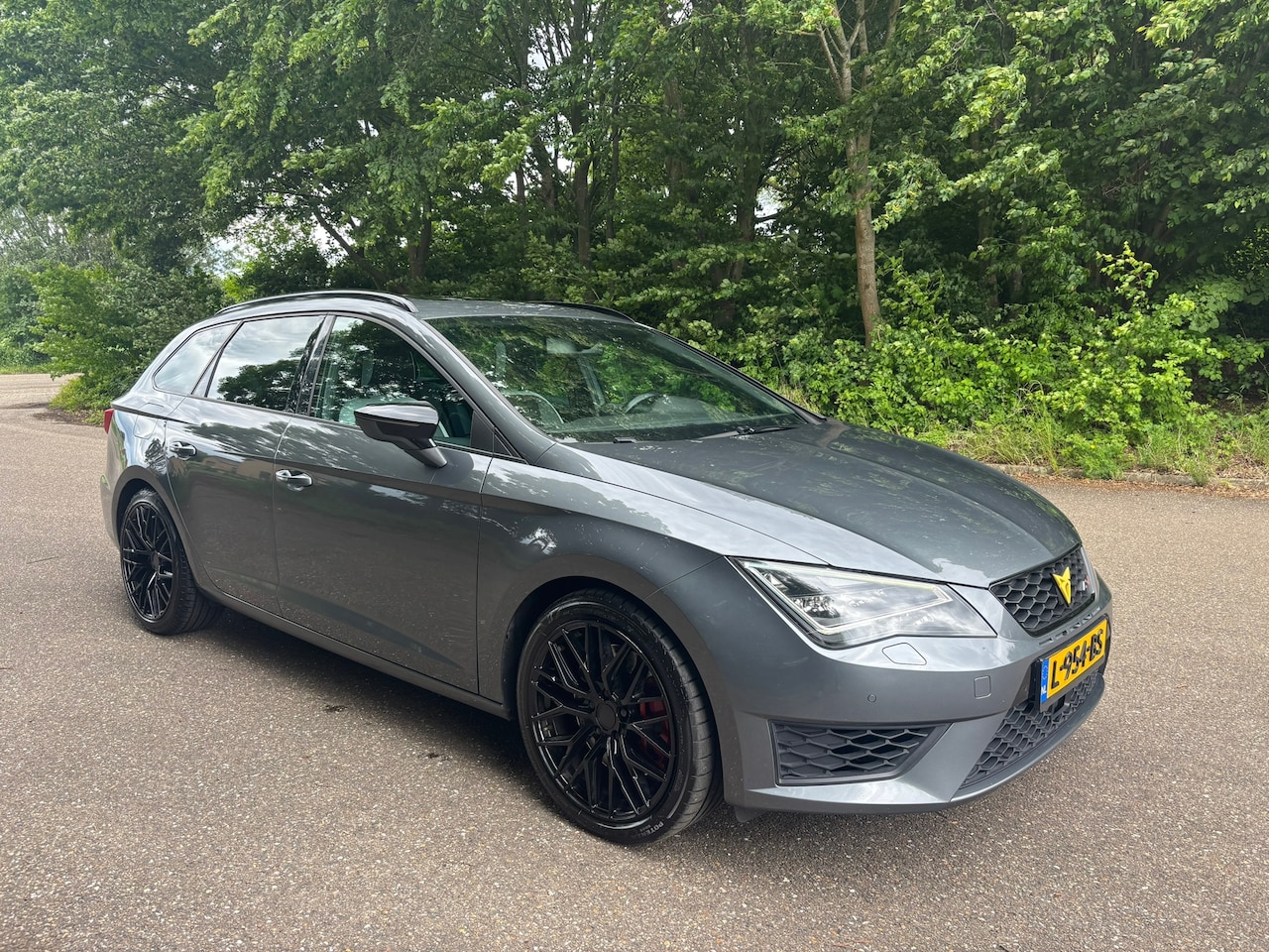 SEAT Leon ST - 2.0 TSI Cupra 280 | DSG | Clima | Navi | APK 05-2027 - AutoWereld.nl