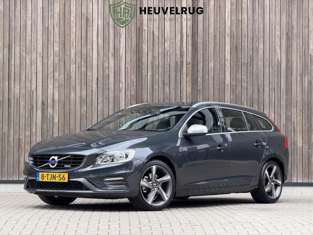 Volvo V60 - 1.6 T4 R-Design | TREKHAAK | LEDER | NL-AUTO - AutoWereld.nl